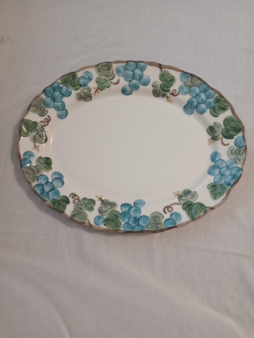 Metlox Poppytrail Sculptured Grape Pattern 14.25" Oval Serving Platter